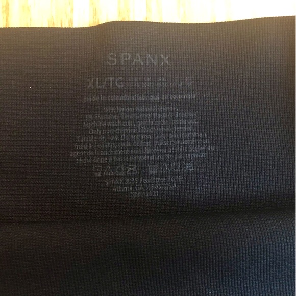 SPANX Black Seamless Leggings with Gold Ankle Zippers - Picture 6 of 6